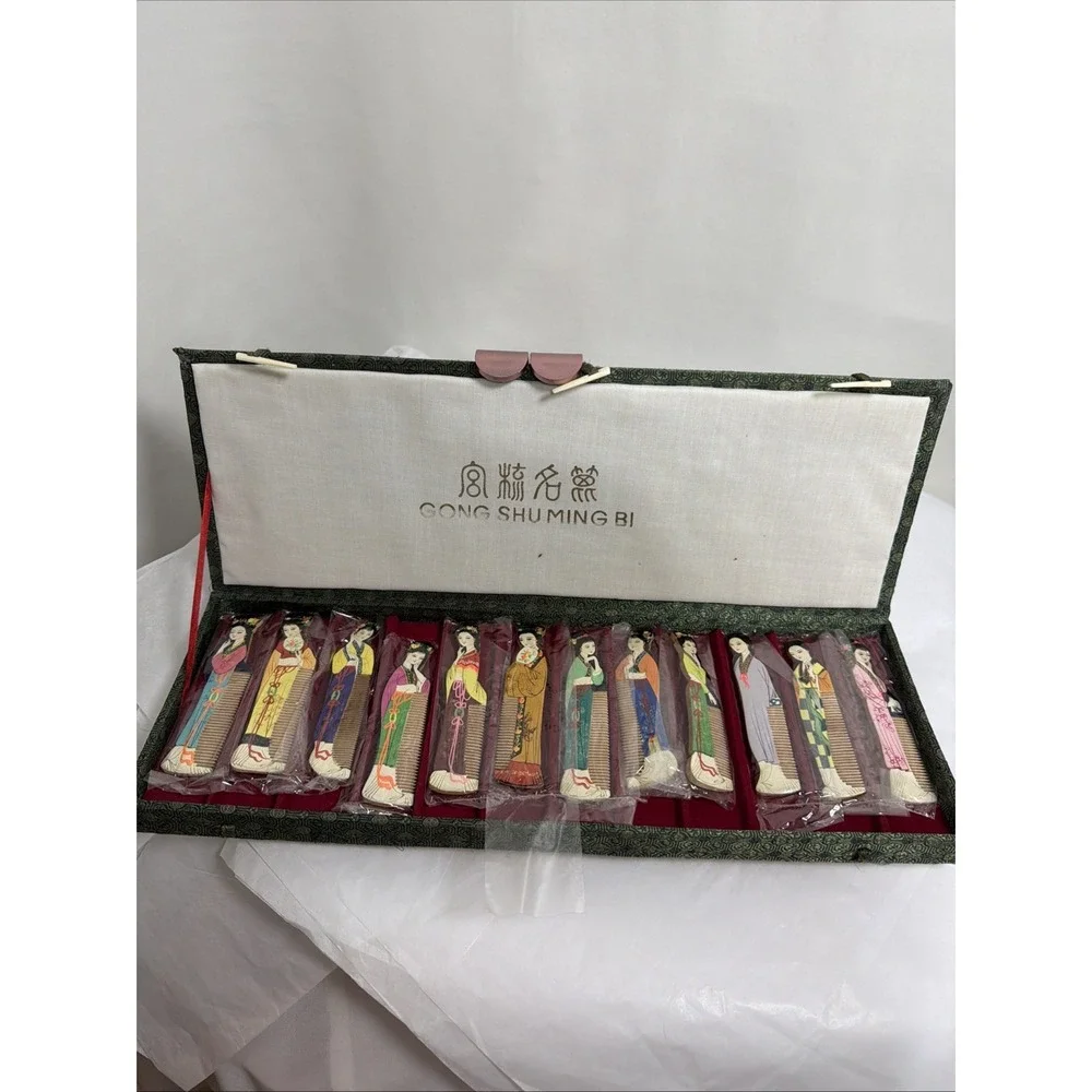 12 Vintage Gong Shu Ming Bi Combs Chiness Princesses China Wooden Combs + Case